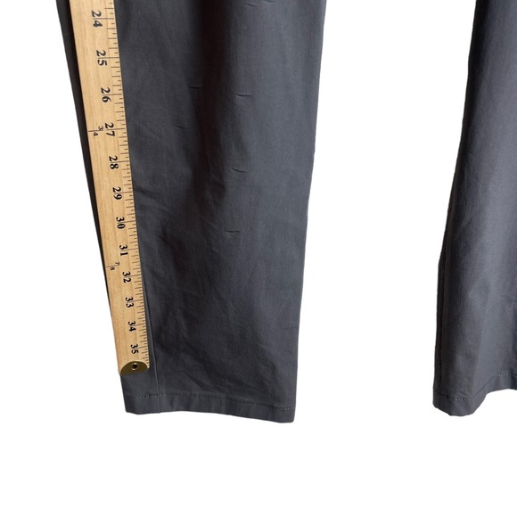 J. CREW Tech Pant Men’s Gray Hiking Pants Size 33x30 Travel Lightweight Camping - Picture 2 of 10